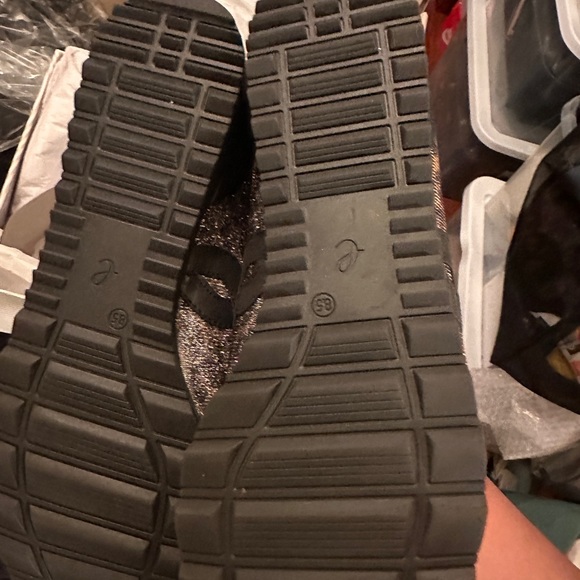 New Cheetah Print Glitter Tennis Shoes NWOT | size 8.5| silver and gold - Picture 3 of 4